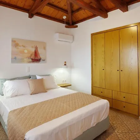 Ferienhaus Petrino Patitiri